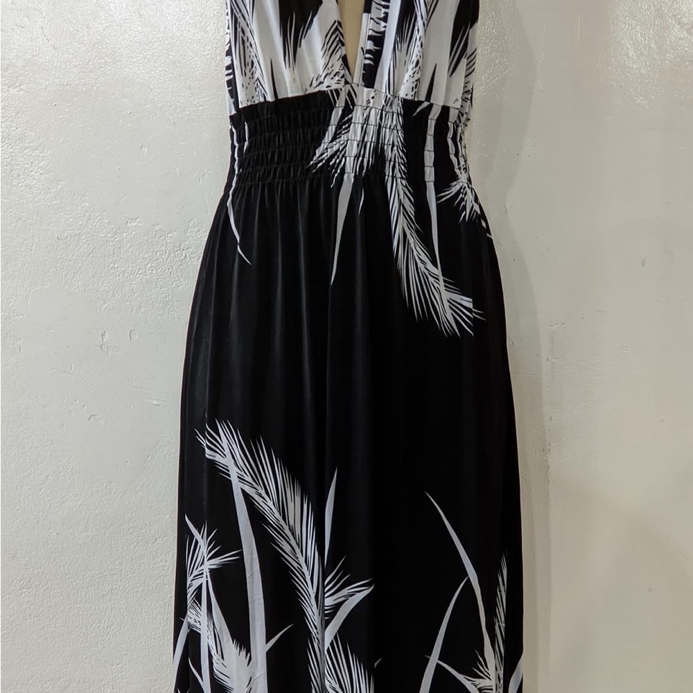 Elegant Black and White Maxi Dress